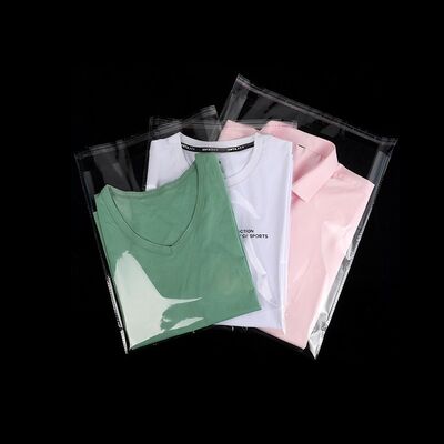بسته بندی تی شرت سفارشی کیسه های پلاستیکی شفاف شفاف با چسب خود